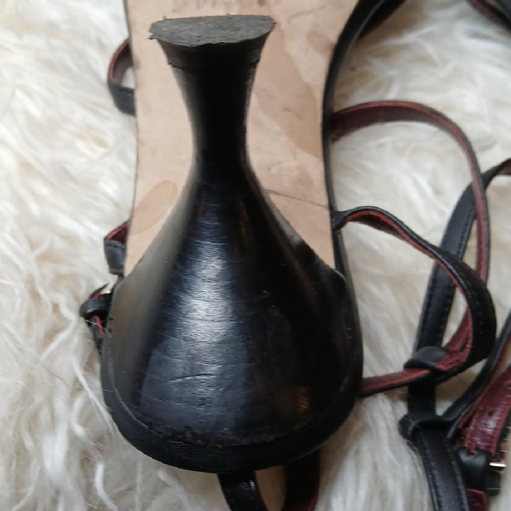 Elegant Black Strappy Women's Heels - Picture 10 of 16